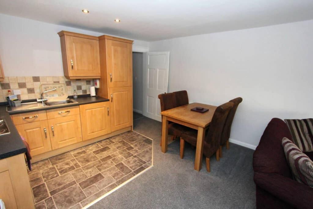 Top Floor Character Apartment In The Heart Of The City Centre 切斯特 外观 照片
