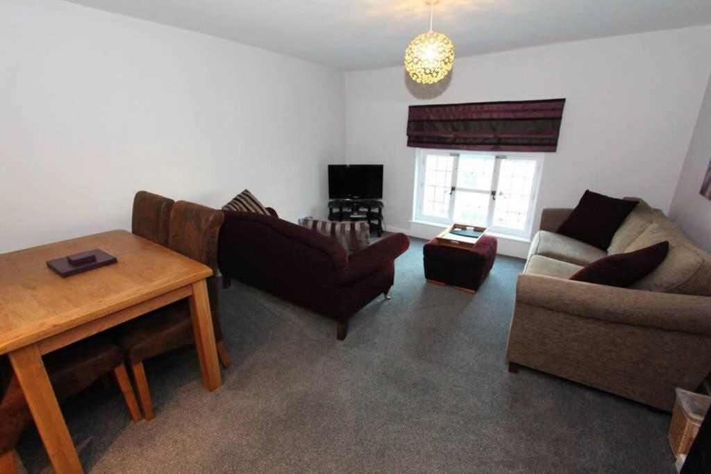 Top Floor Character Apartment In The Heart Of The City Centre 切斯特 外观 照片